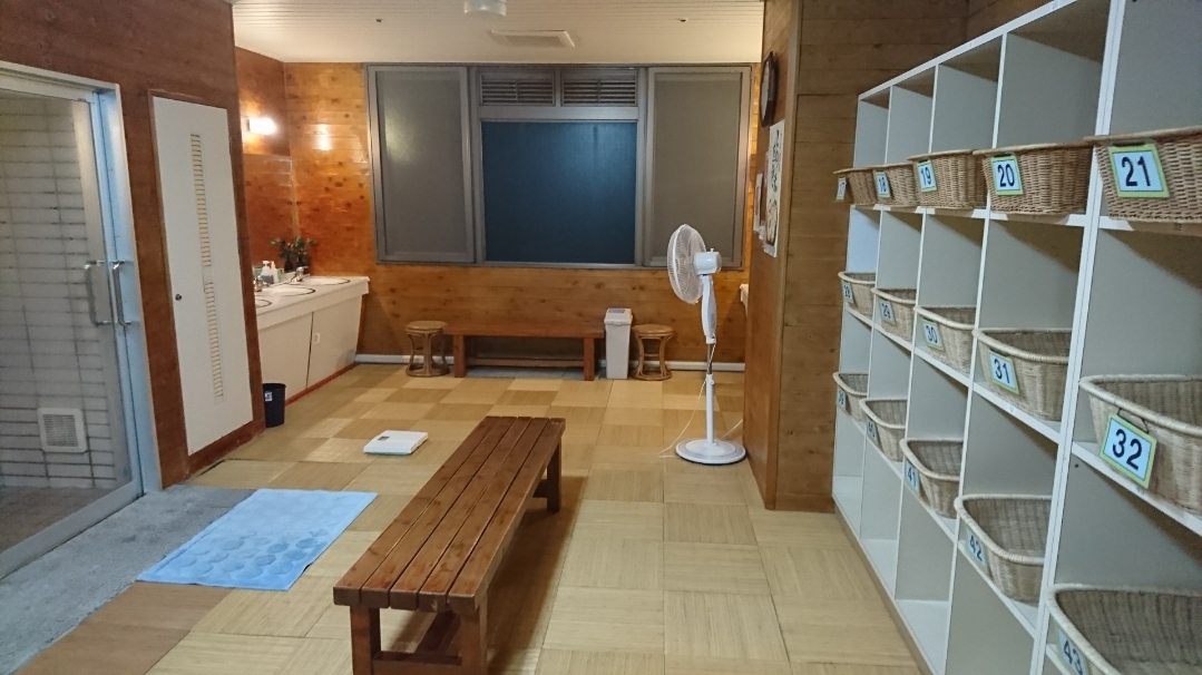 �z�e���E���ق̓��A�艷��